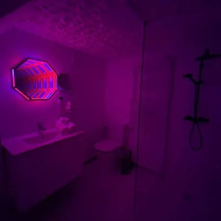 Capsule Espace-Jacuzzi-Cinema-Nintendo Switch Roubaix Exterior photo