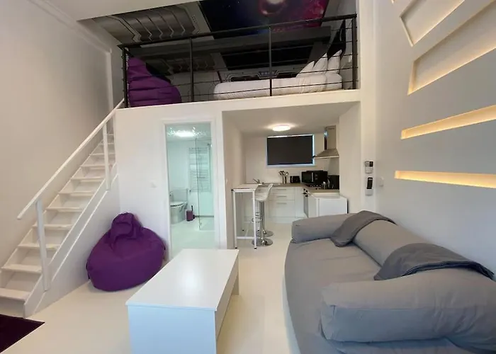 Capsule Espace-Jacuzzi-Cinema-Nintendo Switch