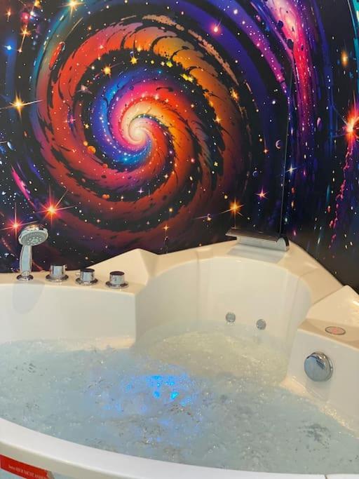Capsule Espace-jacuzzi-cinema-nintendo Switch Roubaix