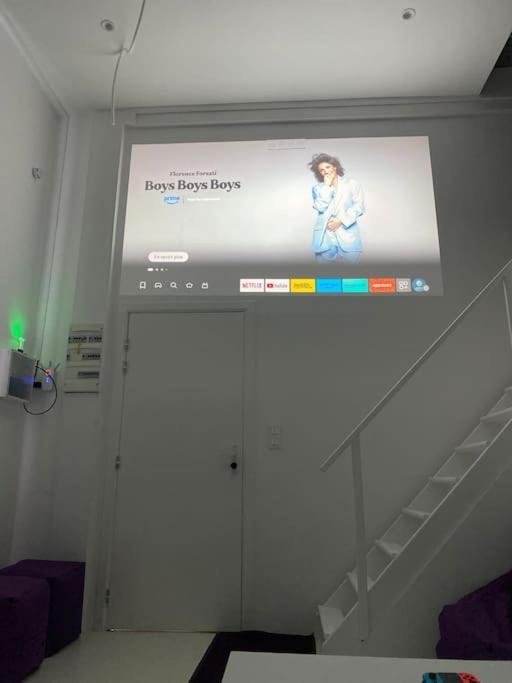 Appartement Capsule Espace-jacuzzi-cinema-nintendo Switch Roubaix
