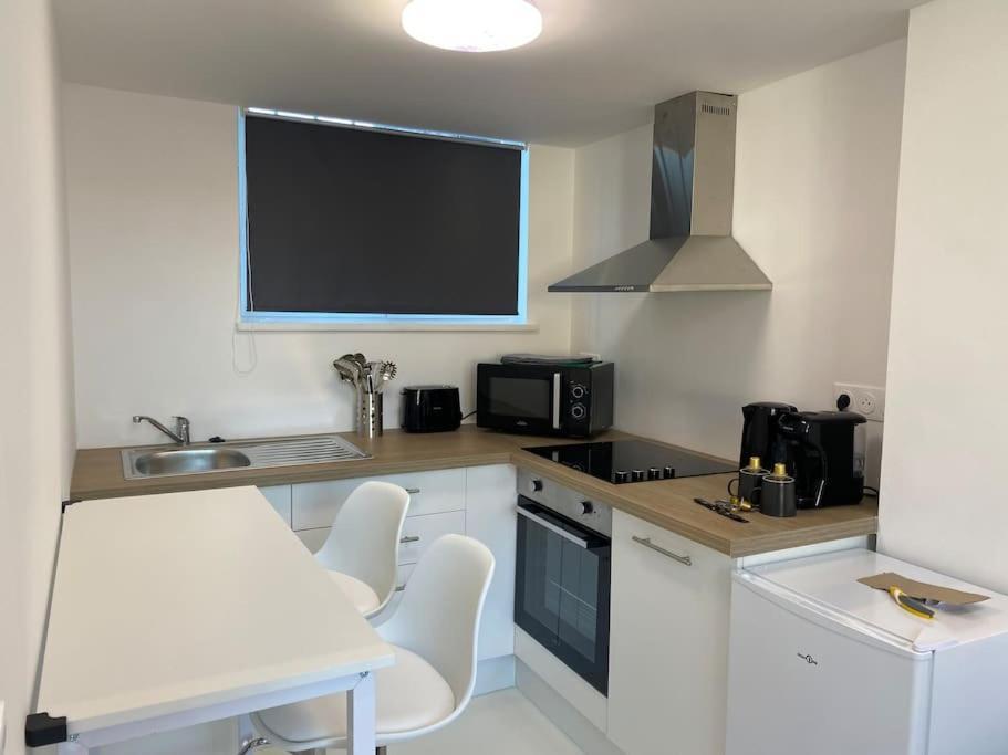 Capsule Espace-jacuzzi-cinema-nintendo Switch Appartement Roubaix