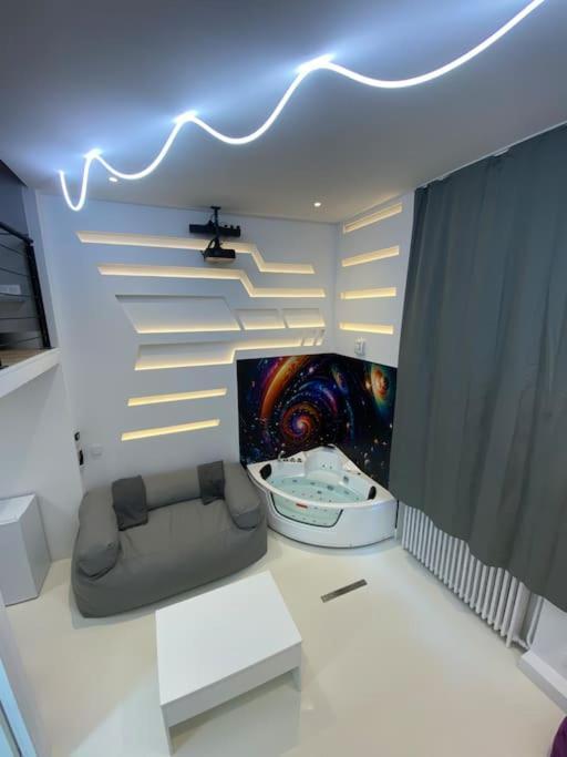 Capsule Espace-jacuzzi-cinema-nintendo Switch Roubaix