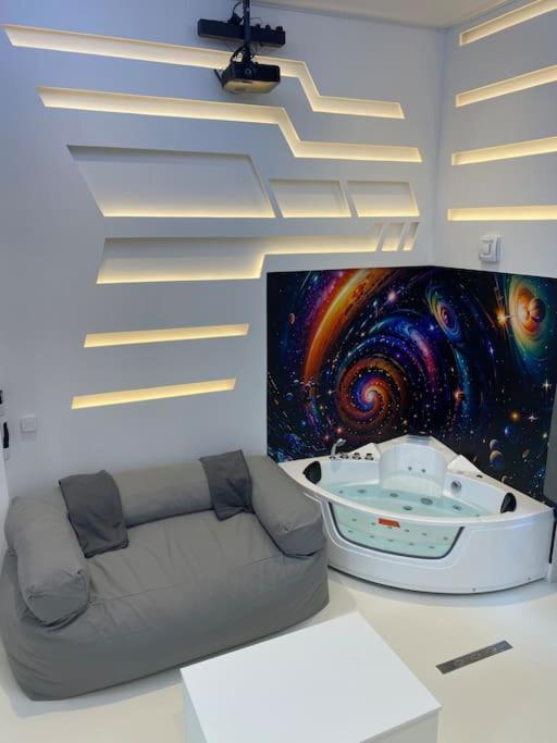 Capsule Espace-jacuzzi-cinema-nintendo Switch